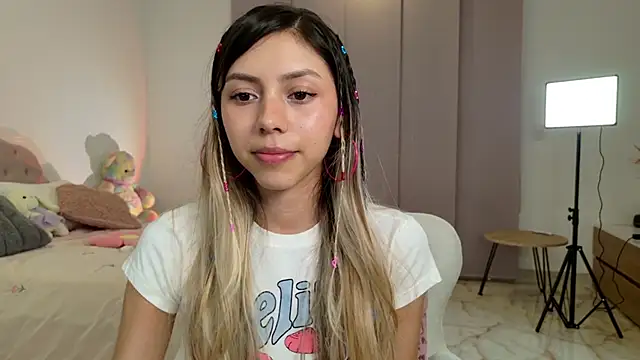 Snapshot of Sensualtease chatting on January 7, 2025, 1:17 am Sensualtease online show from January 7, 2025, 1:17 am