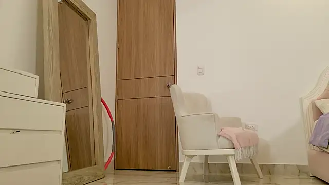 Snapshot of Sensualtease chatting on January 23, 2025, 4:09 am Sensualtease online show from January 23, 2025, 4:09 am