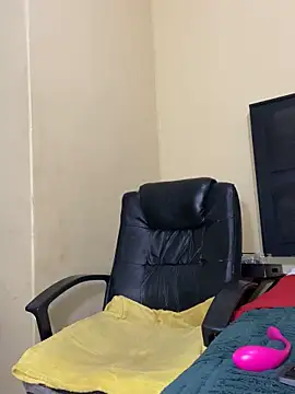 BADFATASS85 online show from September 23, 2025, 2:46 pm