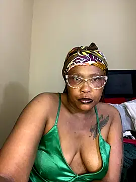 BADFATASS85 online show from September 24, 2025, 9:21 pm