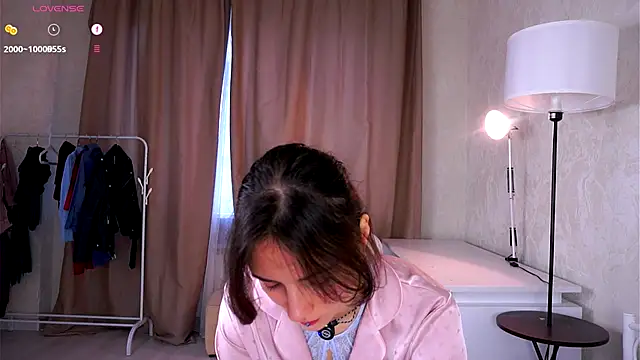 Holla Molly online show from October 6, 2025, 5:19 am