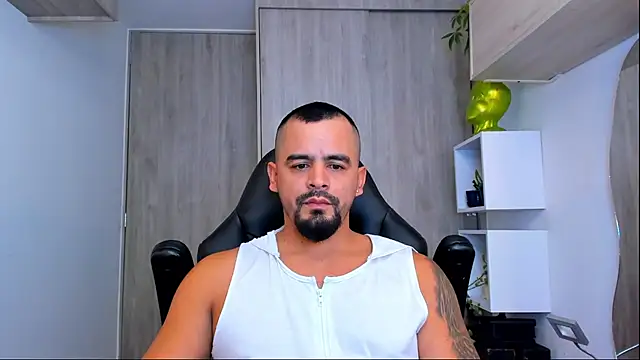 Snapshot of Ricardo_1998 chatting on March 3, 2025, 1:49 am Ricardo 1998 online show from March 3, 2025, 1:49 am