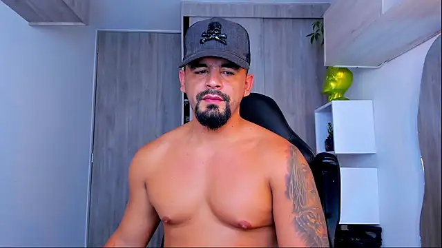 Snapshot of Ricardo_1998 chatting on February 24, 2025, 8:38 am Ricardo 1998 online show from February 24, 2025, 8:38 am