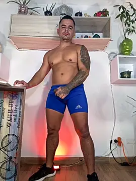 Snapshot of Ricardo_1998 chatting on October 4, 2025, 12:45 am Ricardo 1998 online show from October 4, 2025, 12:45 am