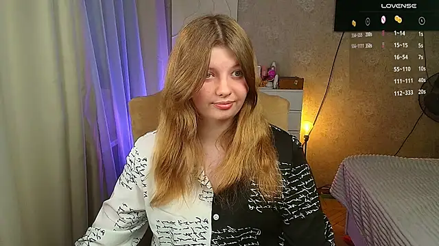 Vivian cutie online show from October 17, 2025, 3:47 pm