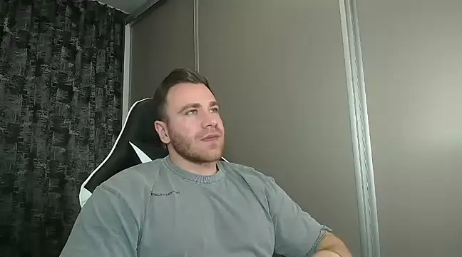 Thori92 online show from February 3, 2025, 6:49 pm