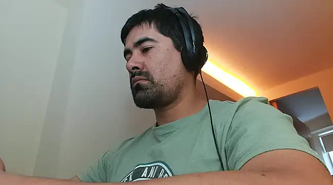 Snapshot of VonDoomdelToro chatting on February 11, 2025, 11:22 pm VonDoomdelToro online show from February 11, 2025, 11:22 pm