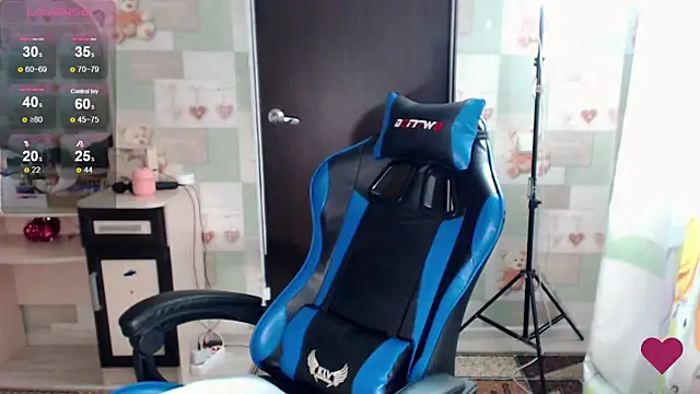 Snapshot of Korolek12 chatting on October 25, 2025, 5:39 am Korolek12 online show from October 25, 2025, 5:39 am