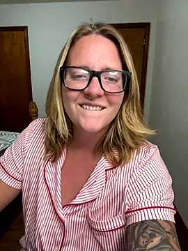 Snapshot of Lizzyloo chatting on October 11, 2025, 10:11 pm Lizzyloo online show from October 11, 2025, 10:11 pm