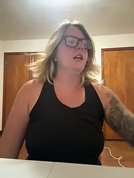 Snapshot of Lizzyloo chatting on September 21, 2025, 12:49 am Lizzyloo online show from September 21, 2025, 12:49 am