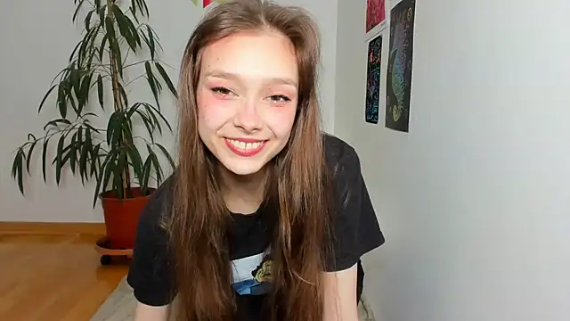 Snapshot of Michelle_Melnss chatting on February 9, 2025, 8:32 am Michelle Melnss online show from February 9, 2025, 8:32 am