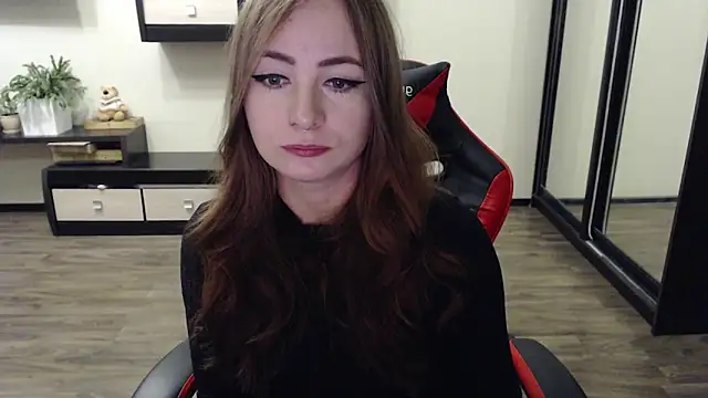 Snapshot of Laralianna chatting on September 22, 2025, 11:49 am Laralianna online show from September 22, 2025, 11:49 am