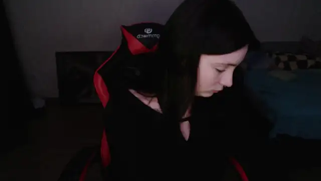 Laralianna online show from March 4, 2026, 4:31 am