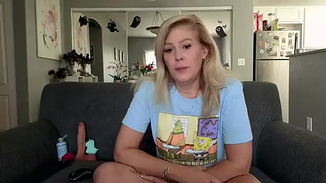 Snapshot of Lexi_Shocker chatting on September 20, 2025, 5:51 pm Lexi Shocker online show from September 20, 2025, 5:51 pm