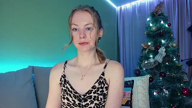 Cuddle Cat online show from January 11, 2025, 5:20 am