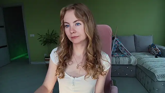 Snapshot of Cuddle_Cat chatting on June 15, 2026, 5:51 am Cuddle Cat online show from June 15, 2026, 5:51 am
