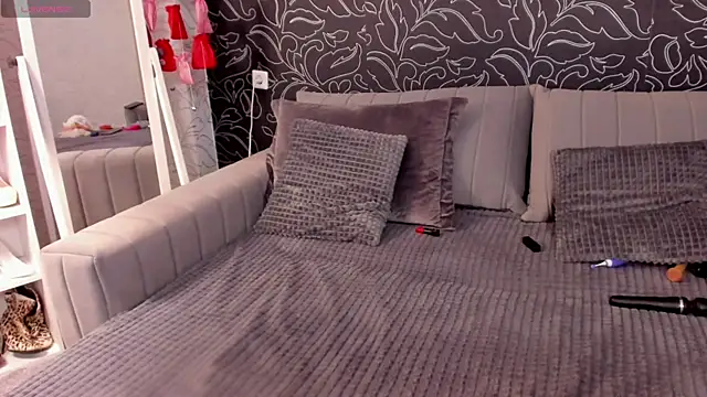 Snapshot of Jullia_Moor chatting on March 5, 2025, 4:34 am Jullia Moor online show from March 5, 2025, 4:34 am