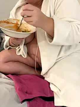 sweeti Em online show from December 22, 2025, 7:03 pm