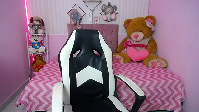 Snapshot of cum_bigass chatting on September 19, 2025, 12:31 pm cum bigass online show from September 19, 2025, 12:31 pm