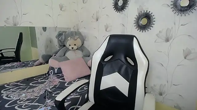 Snapshot of cum_bigass chatting on October 14, 2025, 12:06 pm cum bigass online show from October 14, 2025, 12:06 pm