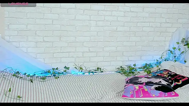 LinaKenny online show from March 11, 2026, 6:46 pm