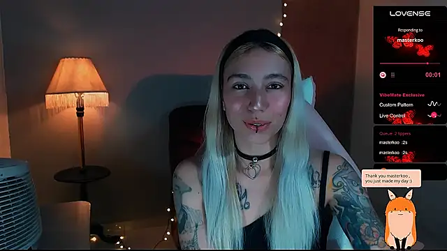 Snapshot of Saucy_Jenn chatting on January 18, 2025, 2:14 am Saucy Jenn online show from January 18, 2025, 2:14 am