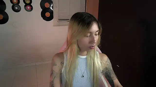 Snapshot of Saucy_Jenn chatting on July 24, 2026, 5:03 am Saucy Jenn online show from July 24, 2026, 5:03 am