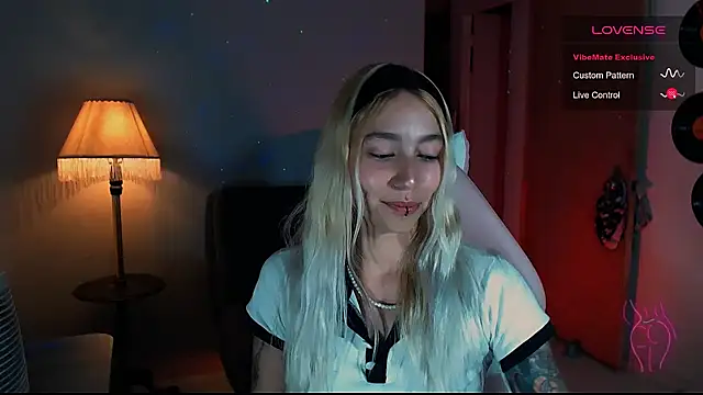 Snapshot of Saucy_Jenn chatting on January 9, 2025, 3:26 am Saucy Jenn online show from January 9, 2025, 3:26 am