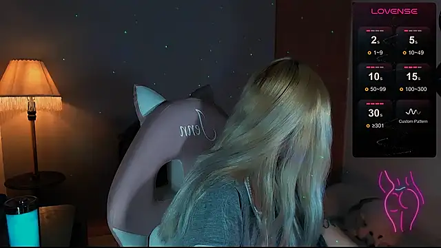 Snapshot of Saucy_Jenn chatting on December 24, 2024, 4:22 am Saucy Jenn online show from December 24, 2024, 4:22 am