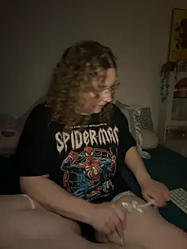 Snapshot of EmmieRae chatting on October 28, 2025, 4:24 am EmmieRae online show from October 28, 2025, 4:24 am