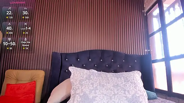 JuliaDawson  online show from January 17, 2026, 9:40 pm