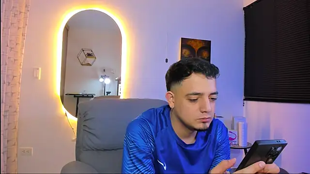 Snapshot of alejandro_calderon1 chatting on March 1, 2026, 4:01 am alejandro calderon1 online show from March 1, 2026, 4:01 am