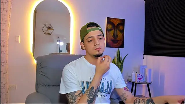 Snapshot of alejandro_calderon1 chatting on January 18, 2026, 3:32 am alejandro calderon1 online show from January 18, 2026, 3:32 am