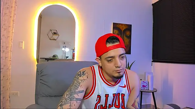 Snapshot of alejandro_calderon1 chatting on February 21, 2026, 4:03 am alejandro calderon1 online show from February 21, 2026, 4:03 am