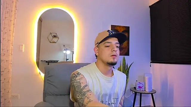 Snapshot of alejandro_calderon1 chatting on February 12, 2026, 4:12 am alejandro calderon1 online show from February 12, 2026, 4:12 am