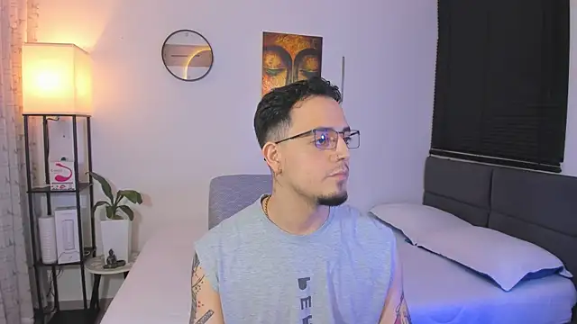 Snapshot of alejandro_calderon1 chatting on June 18, 2026, 3:16 am alejandro calderon1 online show from June 18, 2026, 3:16 am