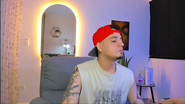 Snapshot of alejandro_calderon1 chatting on March 4, 2026, 5:04 am alejandro calderon1 online show from March 4, 2026, 5:04 am