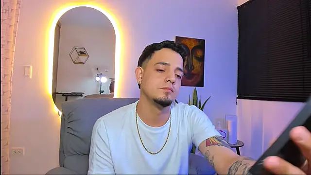 Snapshot of alejandro_calderon1 chatting on February 9, 2026, 4:10 am alejandro calderon1 online show from February 9, 2026, 4:10 am