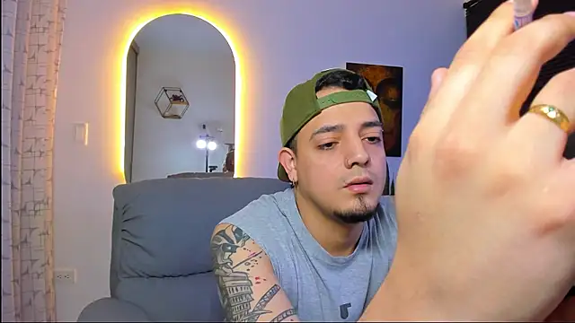 Snapshot of alejandro_calderon1 chatting on January 19, 2026, 12:25 am alejandro calderon1 online show from January 19, 2026, 12:25 am