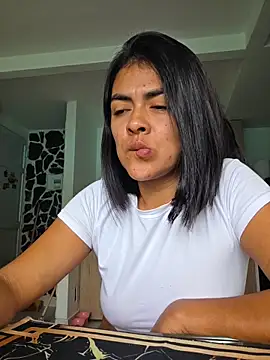 Hannah-grace online show from May 17, 2026, 12:49 pm