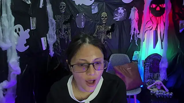 Snapshot of Kyomi_chang chatting on October 21, 2025, 1:32 pm Kyomi chang online show from October 21, 2025, 1:32 pm