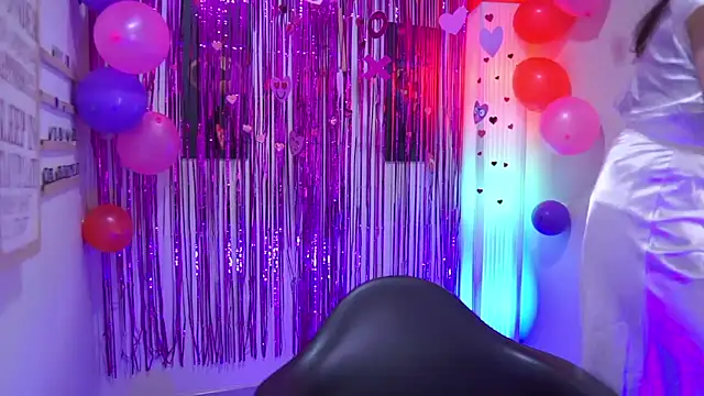 Snapshot of Kyomi_chang chatting on September 27, 2025, 12:44 pm Kyomi chang online show from September 27, 2025, 12:44 pm