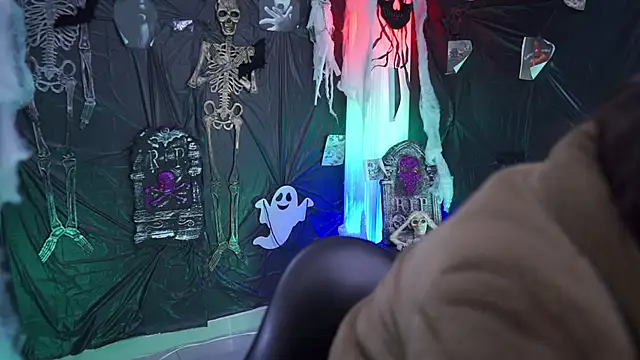 Snapshot of Kyomi_chang chatting on October 18, 2025, 12:40 pm Kyomi chang online show from October 18, 2025, 12:40 pm