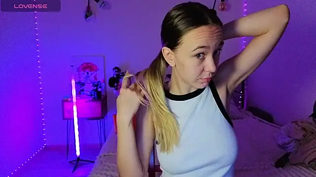 Snapshot of SexyCocobutt chatting on October 17, 2025, 7:55 am SexyCocobutt online show from October 17, 2025, 7:55 am