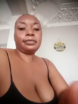 Snapshot of Candylious87 chatting on December 20, 2025, 1:36 pm Candylious87 online show from December 20, 2025, 1:36 pm