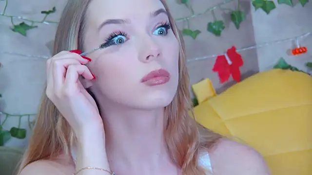 GentleRossi online show from October 14, 2025, 3:12 pm