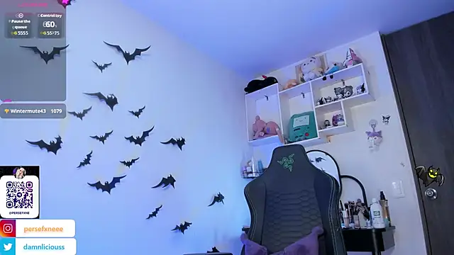 Snapshot of damnliciousss chatting on December 1, 2025, 12:33 am damnliciousss online show from December 1, 2025, 12:33 am