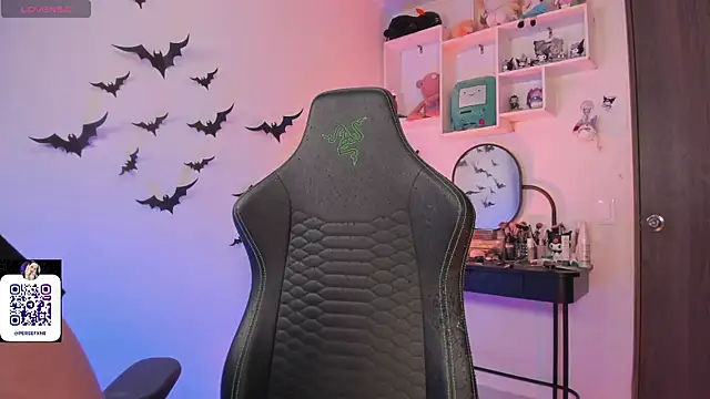 Snapshot of damnliciousss chatting on October 22, 2025, 11:58 pm damnliciousss online show from October 22, 2025, 11:58 pm