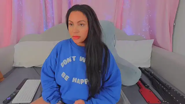 Snapshot of MeghanXO chatting on November 19, 2025, 3:28 am MeghanXO online show from November 19, 2025, 3:28 am