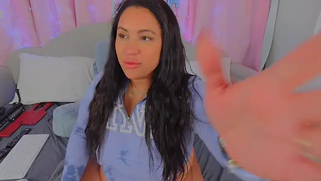 MeghanXO online show from February 9, 2025, 12:30 pm
